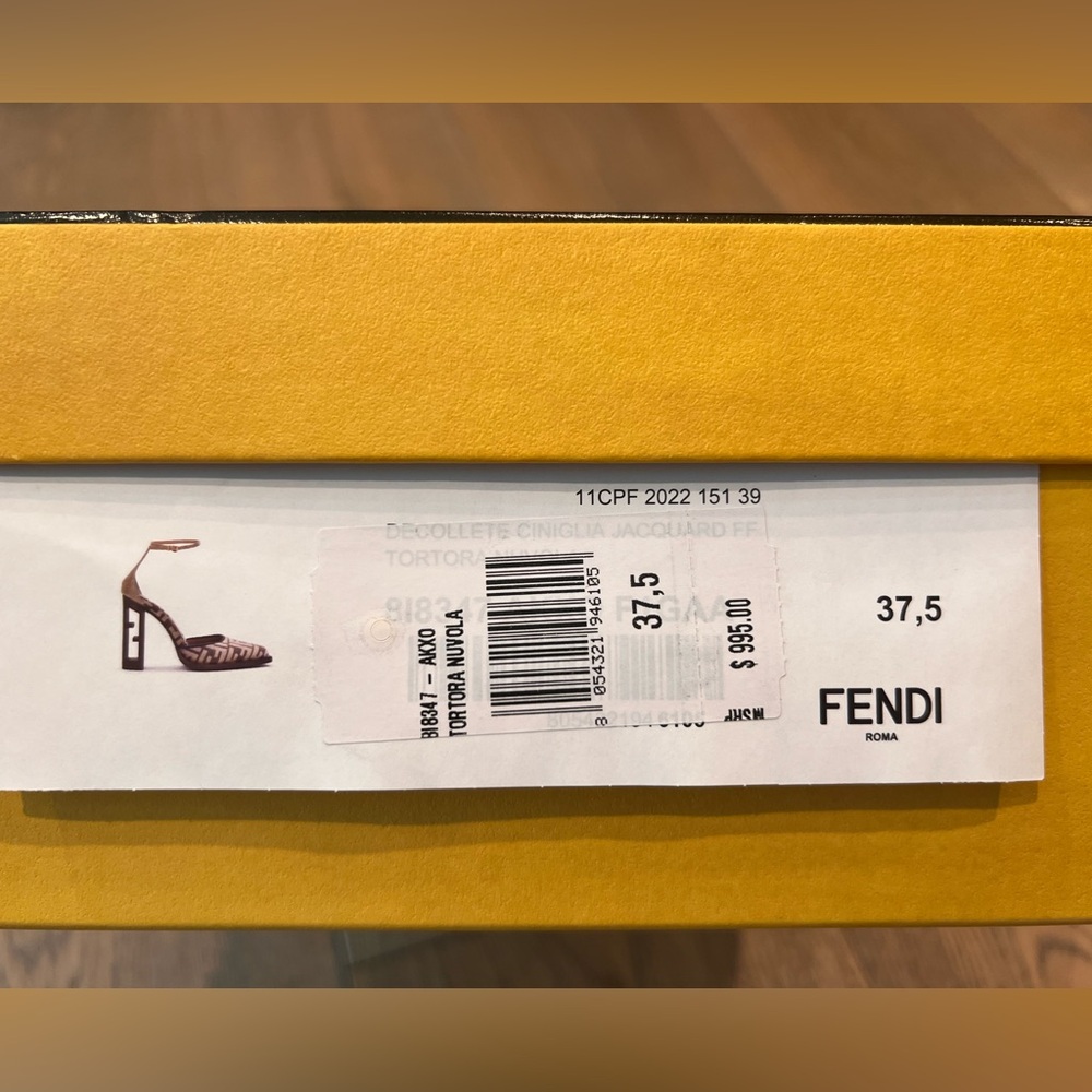 🔹 Fendi Jaquard  Velvet Heels, 7 1/2 - Picture 13 of 13